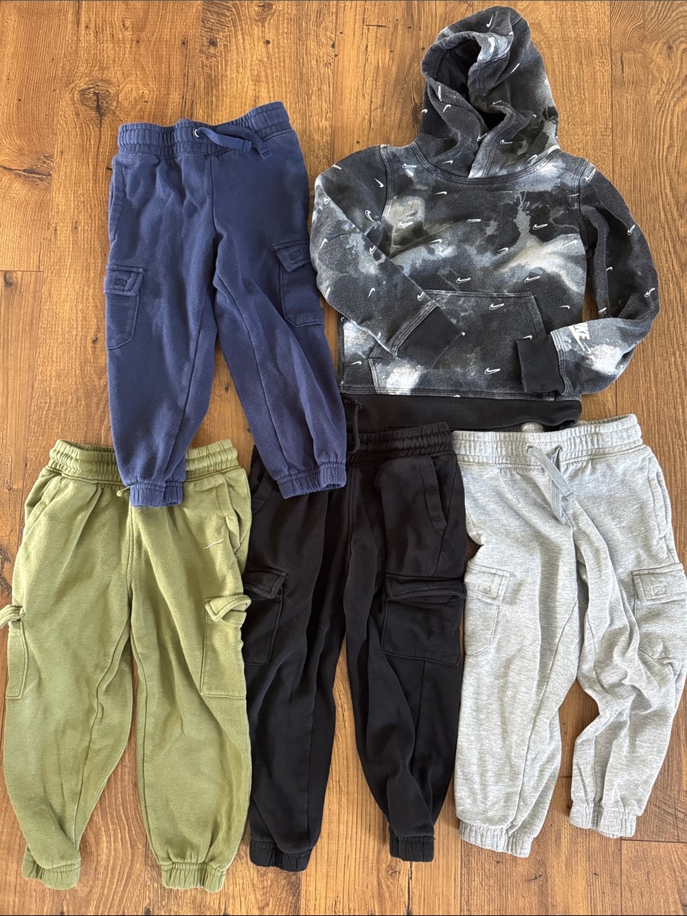 Bundle of toddler boys jogger pants (H&M, etc.) and Nike sweatshirt, size 4T